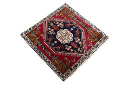 Close-up detail of 2000s Shiraz rug from Iran / Persia showing Wool weave