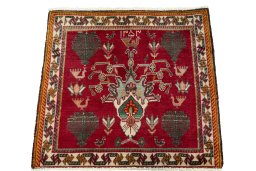 Surface texture of 2000s Shiraz rug with natural Wool and intricate pattern