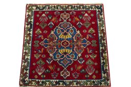 Surface texture of 2000s Shiraz rug with natural Wool and intricate pattern