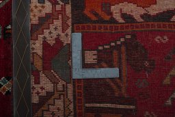 Close-up detail of 2000s Shiraz rug from Iran / Persia showing Wool weave