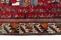 Close-up detail of 2000s Shiraz rug from Iran / Persia showing Wool weave