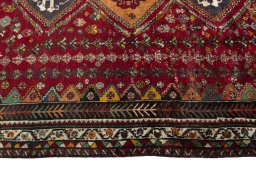 Close-up detail of 2000s Shiraz rug from Iran / Persia showing Wool weave