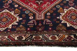 Close-up detail of 2000s Shiraz rug from Iran / Persia showing Wool weave