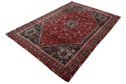 Corner detail of 1970s Shiraz rug showing border pattern and Wool pile