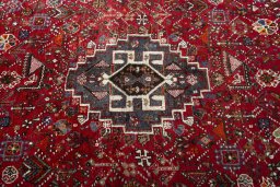 Central medallion detail of 1970s Shiraz rug from Iran / Persia