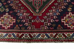 Central medallion detail of 2000s Shiraz rug from Iran / Persia