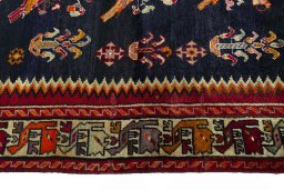 Close-up detail of 2000s Shiraz rug from Iran / Persia showing Wool weave