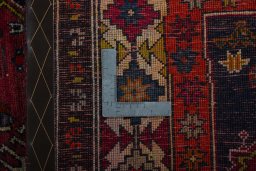 Close-up detail of 2000s Shiraz rug from Iran / Persia showing Wool weave