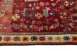Close-up detail of 2000s Shiraz rug from Iran / Persia showing Wool weave
