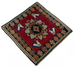 Close-up detail of 2000s Shiraz rug from Iran / Persia showing Wool weave