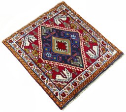 Close-up detail of 2000s Shiraz rug from Iran / Persia showing Wool weave