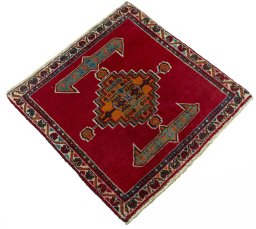 Close-up detail of 2000s Shiraz rug from Iran / Persia showing Wool weave