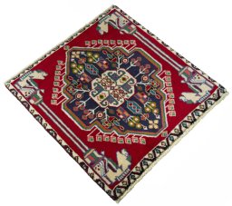 Close-up detail of 2000s Shiraz rug from Iran / Persia showing Wool weave