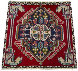 Surface texture of 2000s Shiraz rug with natural Wool and intricate pattern