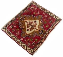 Close-up detail of 2000s Shiraz rug from Iran / Persia showing Wool weave