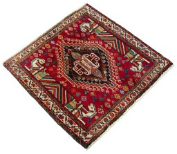 Close-up detail of 2000s Shiraz rug from Iran / Persia showing Wool weave