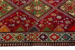 Close-up detail of 2000s Shiraz rug from Iran / Persia showing Wool weave