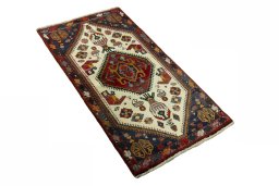 Close-up detail of 2000s Shiraz rug from Iran / Persia showing Wool weave