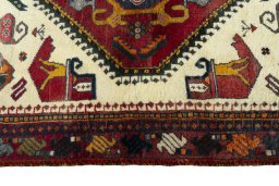 Full view of 2000s Shiraz rug from Iran / Persia, 162 × 85 cm in Beige tones