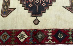 Close-up detail of 2000s Shiraz rug from Iran / Persia showing Wool weave