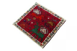 Corner detail of 2000s Shiraz rug showing border pattern and Wool pile