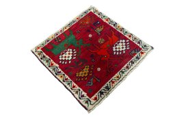 Close-up detail of 2000s Shiraz rug from Iran / Persia showing Wool weave