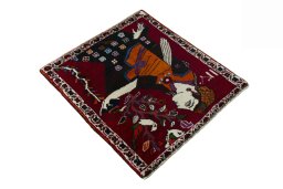Close-up detail of 2000s Shiraz rug from Iran / Persia showing Wool weave