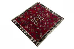 Close-up detail of 2000s Shiraz rug from Iran / Persia showing Wool weave