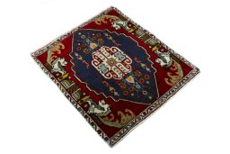 Close-up detail of 2000s Shiraz rug from Iran / Persia showing Wool weave