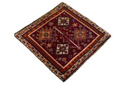 Close-up detail of 2000s Shiraz rug from Iran / Persia showing Wool weave