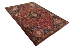 Close-up detail of 2000s Shiraz rug from Iran / Persia showing Wool weave