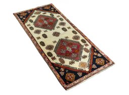 Close-up detail of 2000s Shiraz rug from Iran / Persia showing Wool weave