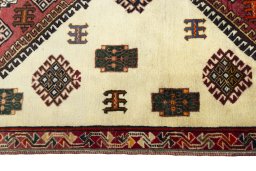 Close-up detail of 2000s Shiraz rug from Iran / Persia showing Wool weave