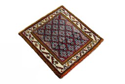 Close-up detail of 2000s Shiraz rug from Iran / Persia showing Wool weave