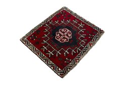 Close-up detail of 2000s Shiraz rug from Iran / Persia showing Wool weave