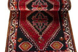Full view of 2000s Shiraz rug from Iran / Persia, 162 × 82 cm in Red tones