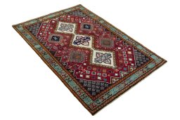 Close-up detail of 2000s Shiraz rug from Iran / Persia showing Wool weave