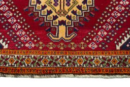 Central medallion detail of 2000s Shiraz rug from Iran / Persia