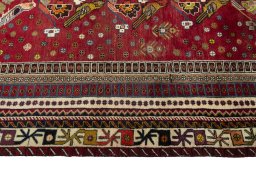 Close-up detail of 2000s Shiraz rug from Iran / Persia showing Wool weave