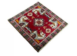 Close-up detail of 2000s Shiraz rug from Iran / Persia showing Wool weave