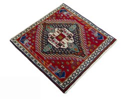 Close-up detail of 2000s Shiraz rug from Iran / Persia showing Wool weave