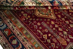 Close-up detail of 2000s Shiraz rug from Iran / Persia showing Wool weave