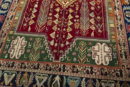 Close-up detail of 2000s Shiraz rug from Iran / Persia showing Wool weave