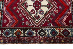 Central medallion detail of 1970s Shiraz rug from Iran / Persia