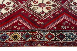 Close-up detail of 1970s Shiraz rug from Iran / Persia showing Wool weave