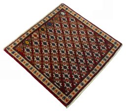 Close-up detail of 2000s Shiraz rug from Iran / Persia showing Wool weave