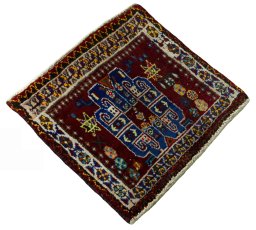 Close-up detail of 2000s Shiraz rug from Iran / Persia showing Wool weave