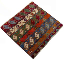 Close-up detail of 2000s Shiraz rug from Iran / Persia showing Wool weave