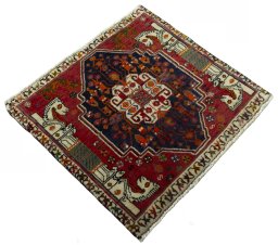 Close-up detail of 2000s Shiraz rug from Iran / Persia showing Wool weave