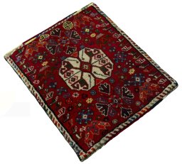 Close-up detail of 2000s Shiraz rug from Iran / Persia showing Wool weave